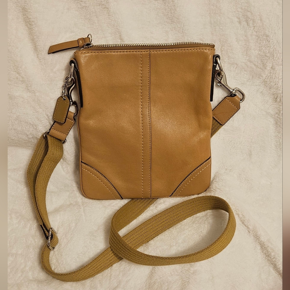COACH Camel VINTAGE crossbody slingback with adjustable strap